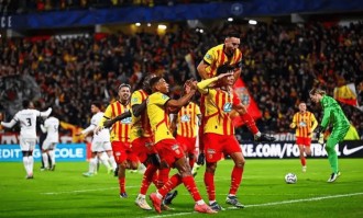 法甲前瞻：斯特拉斯堡VS朗斯——主场稳势VS榜首冲冠！平民豪强对决，攻防博弈定走向